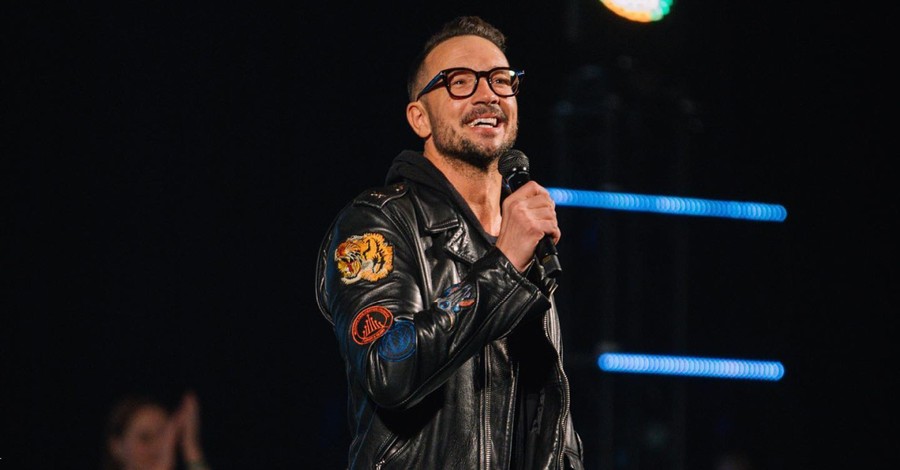 Celeb pastor Carl Lentz, ousted from Hillsong NYC, confesses he