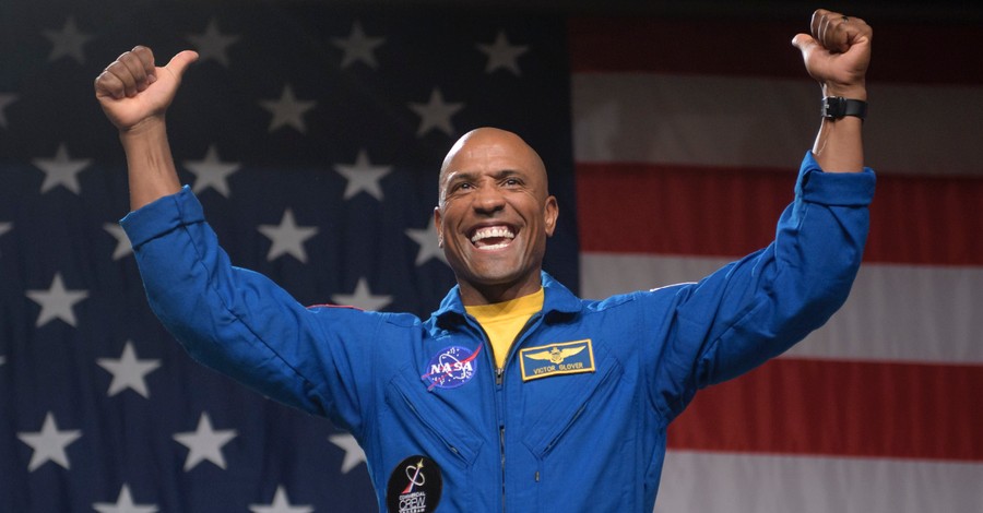 First Black Astronaut to Travel on Long-Term Space Mission Brings Bible, Communion Cups to Space