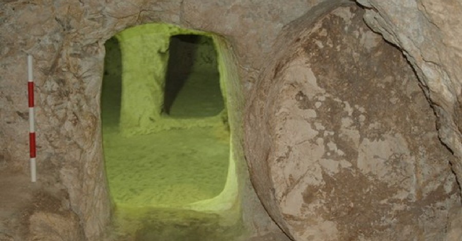 A tomb, archaeologist discusses possibly finding Jesus' childhood home