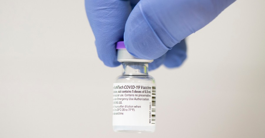Pastor Says 'They're Preparing the Structure for the Antichrist’ with the COVID-19 Vaccine, Tells Congregants Not to Get it