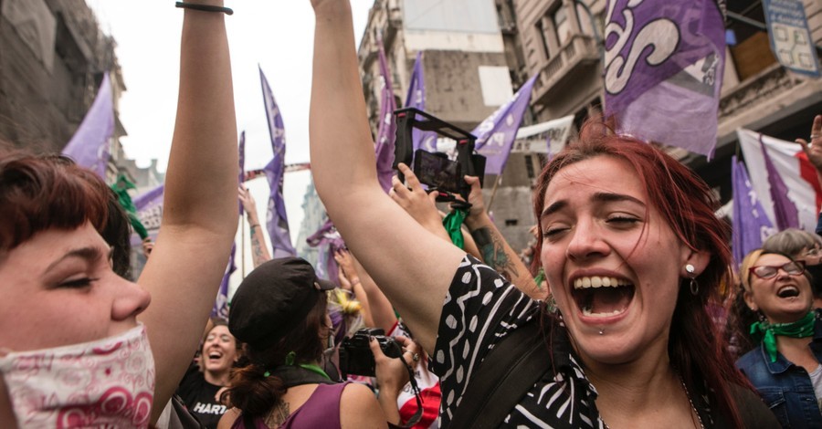 Pro-Lifers Respond to Mass Celebrations after Argentina Abortion Bill Moves to the Senate