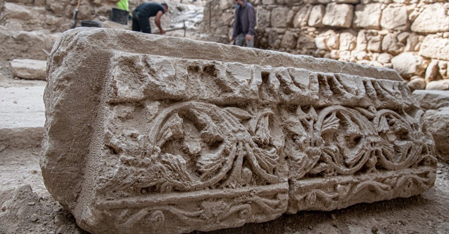 Ancient ritual bath, archaeologists discover ritual bath