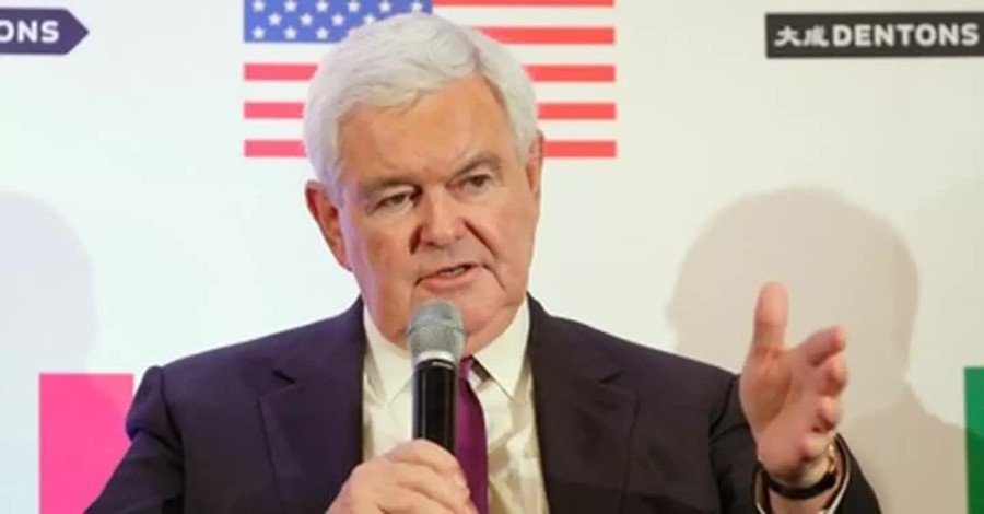 Newt Gingrich, Gingrich calls Pence a "profile in courage" for standing up against the President
