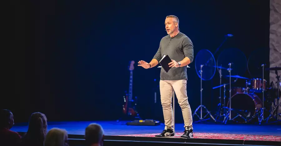 Former Southern Baptist Convention President J. D. Greear, who used to be a part of heretic Andy Stanley’s homosexual-affirming cabal, has repented and is openly rebuking Andy Stanley for “downplaying the abomination of homosexuality” by saying, “DOWNPLAYING THE SIN OF HOMOSEXUALITY IS UNBIBLICAL.” Daniel Whyte III, President of Gospel Light Society International, encourages Andy Stanley’s disciple, Conway Edwards of One Community Church in Plano/McKinney, Texas, to repent as did J.D. Greear and to start openly rebuking Andy Stanley for downplaying the abomination of homosexuality, and do it with the quickness.