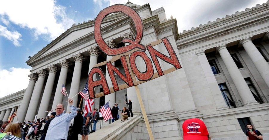 Survey: More Than a Quarter of White Evangelicals Believe Core QAnon Conspiracy Theory