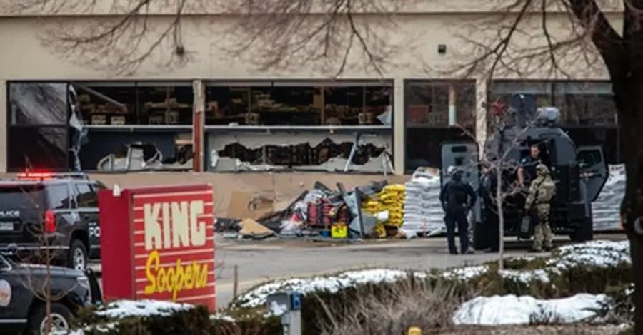 Gunman Kills 10 People, Including Police Officer, at Colorado Supermarket