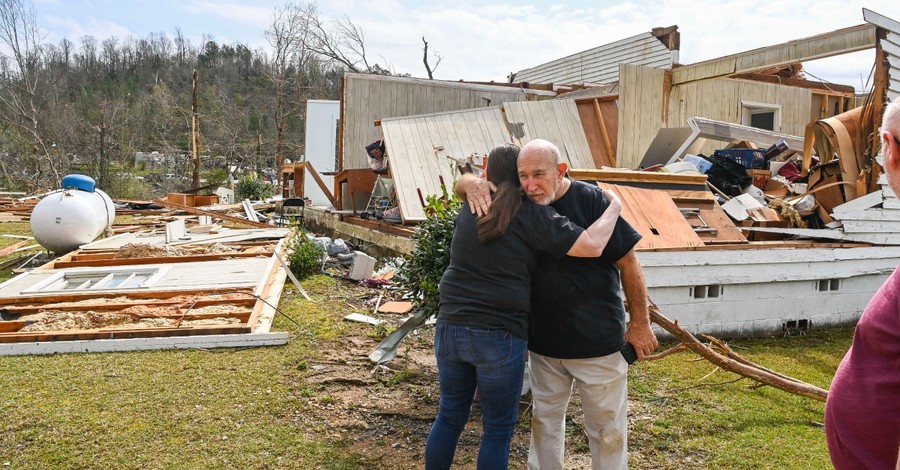 Home destroyed by tornado, 8 tornados rip through Alabama killing 5