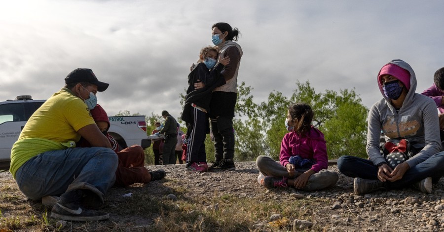 53 Percent of Americans Disapprove of President Biden's Handling of Immigration: Poll