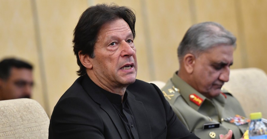 Imran Khan, Khan calls for a boycott of the western world until they ban insults to Islam
