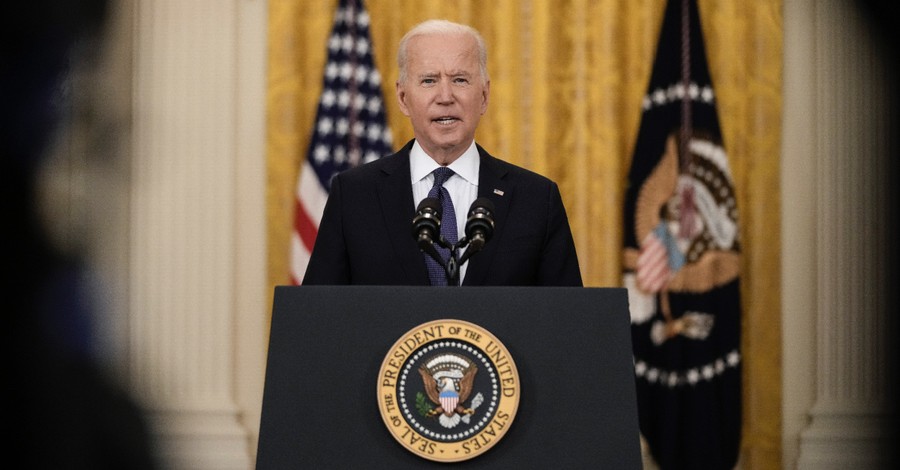 75 Percent of White Evangelicals Disapprove of Biden's Performance as President: Poll