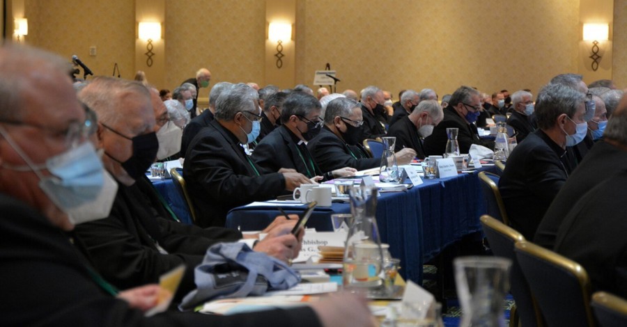 Catholic Bishops Greenlight Communion Document, but Don't Single Out Politicians