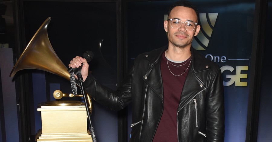 Tauren Wells Defends His Song ‘Crazy About You’: Some Radio Stations ‘Won’t Play it’