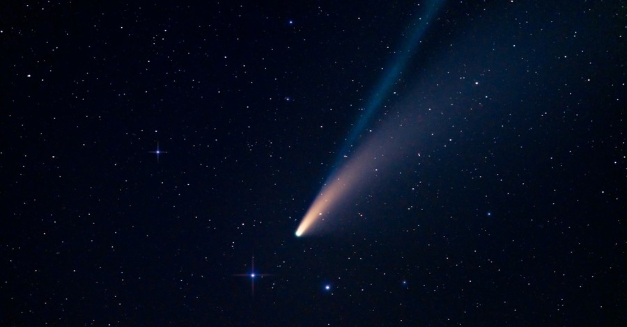Rare Comet Expected to Pass By Earth for Last Time on Christmas Day, Astronomer Says