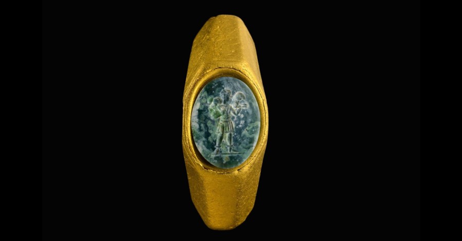 gold shepherd ring, IAA finds ancient gold shepherd ring