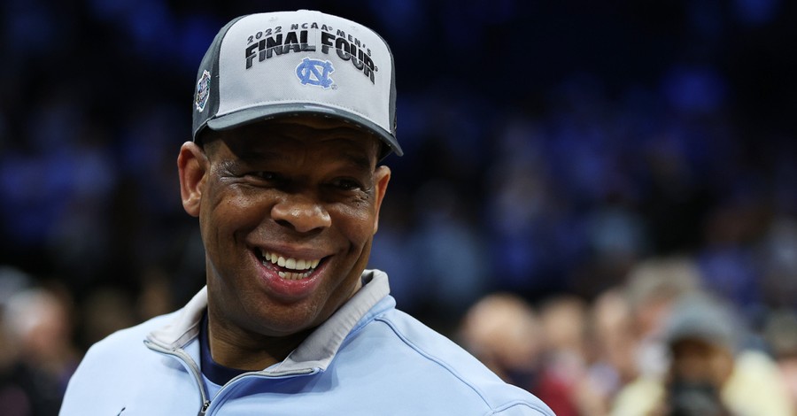 Tar Heels' Hubert Davis Views Coaching as 'Missionary Work': 'I Pray' for My Players