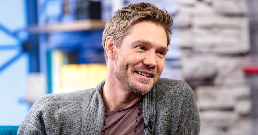 Chad Michael Murray, Murray reveals that he starts every day with God