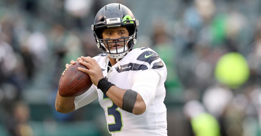 Seahawks QB Russell Wilson Glorifies Christ after Becoming Fastest FNL Quarterback to Reach 100 Wins