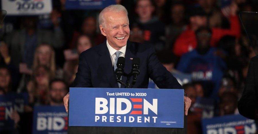 Fox News Poll: 28 Percent of White Evangelicals Plan to Vote for Joe Biden