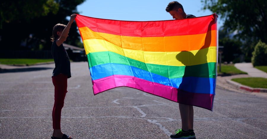 Texas Judge Gives Mom Who Wants to Transition Her Son's Gender Sole Rights