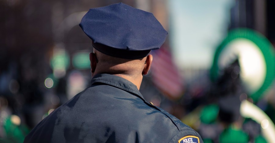 Video of Police Officer Singing Gospel Song Goes Viral