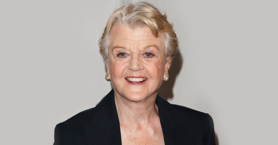Angela Lansbury, Star of Family Films and <em>Murder, She Wrote,</em> Dies at 96