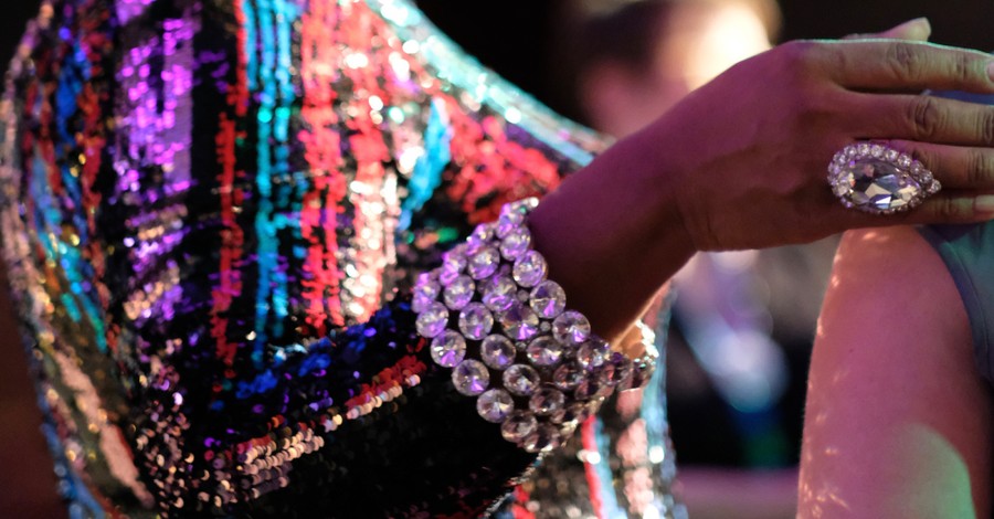 Tennessee Passes Nation's First Law Limiting Drag Shows