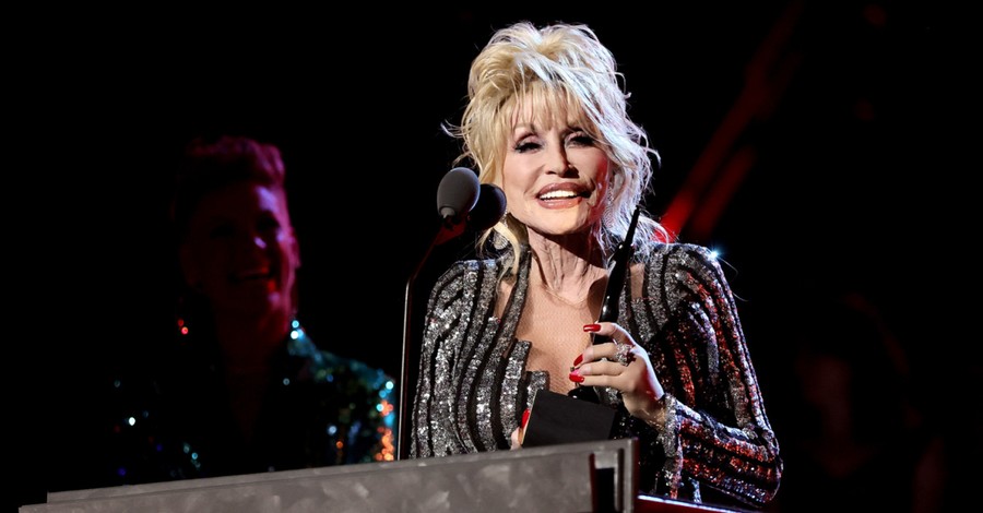 Dolly Parton's Magic Mountain Christmas' By-The-Minute Analysis