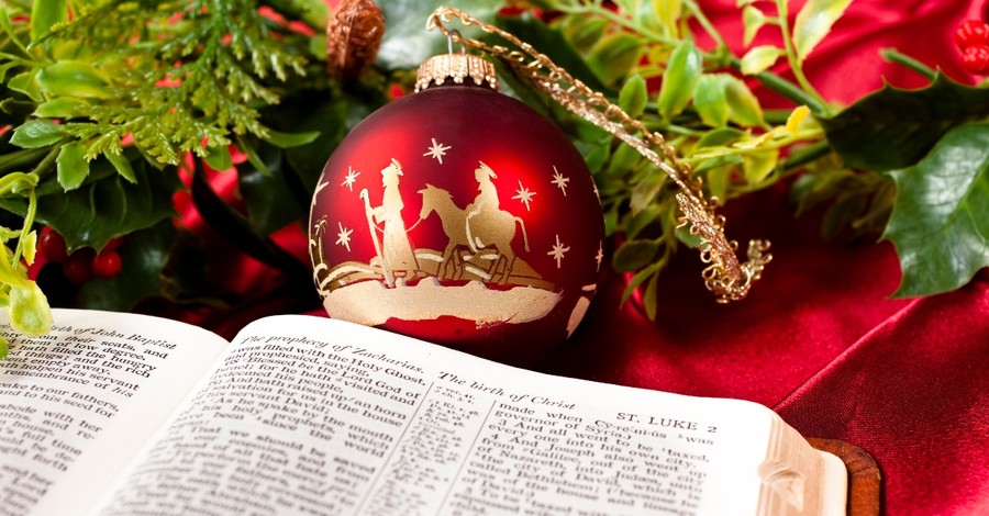 7 Ways to Bring the Gospel into Mainstream Christmas Traditions