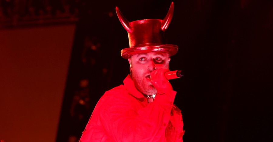 <b>4:</b> Sam Smith Wears Devil-Horned Top Hat during Controversial Grammy Performance of 'Unholy'