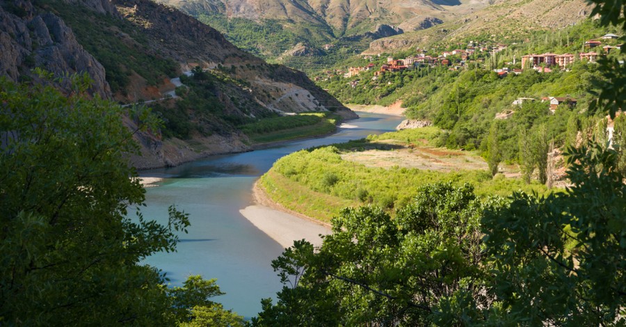 Euphrates River Water Levels Fall Sparking End Times Questions