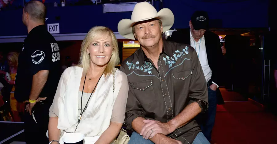 The Inspiring Endurance of George and Norma Strait's 50-Year Marriage
