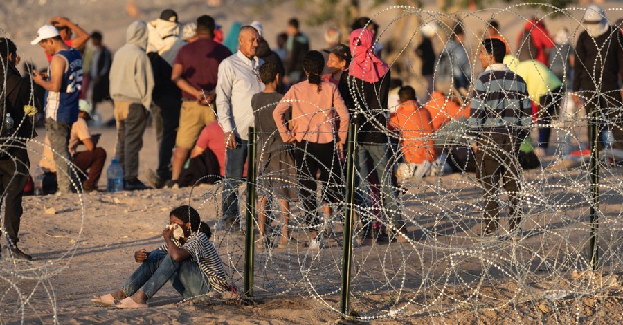 Franklin Graham Taking His 'God Loves You' Tour to Southern U.S. Border Where the Good News Is "Desperately Needed"