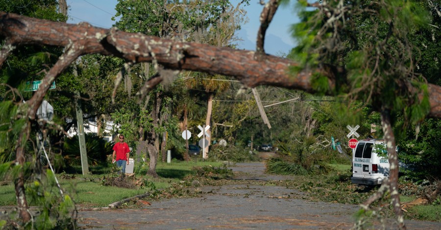 Hurricane Idalia Rips Through Florida, Kills 1 in Georgia