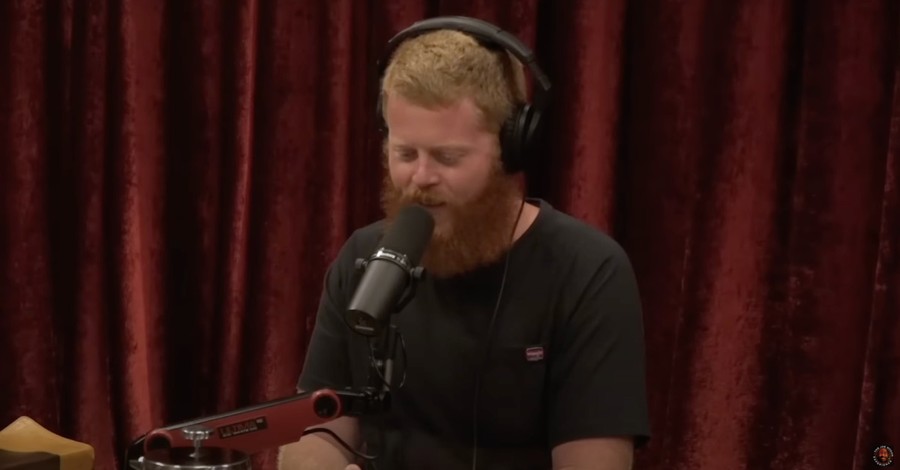 Oliver Anthony Shares Gospel, Reads the Bible to Joe Rogan: 'Serve the Master That Is Above All'