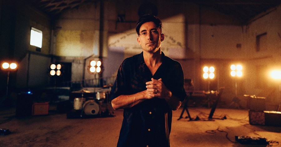 Phil Wickham’s ‘I Believe’ Confronts Deconstruction Movement: ‘I Just Wanted to Be a Voice’