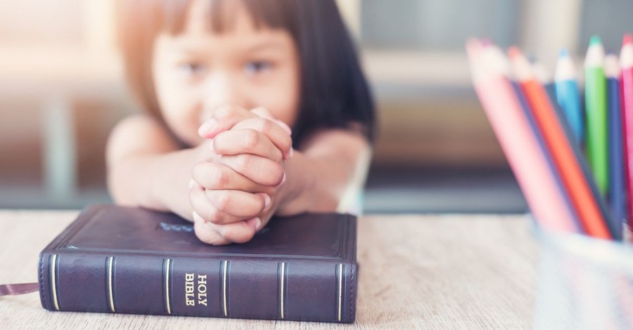 Celebrities Rally in Support of  'Bring Your Bible to School' Day