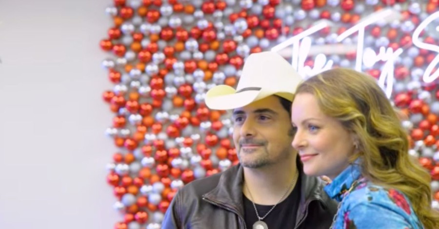 Brad Paisley and Kimberly Williams-Paisley Spread Holiday Cheer with Special Christmas Event at 'The Store' Charity"
