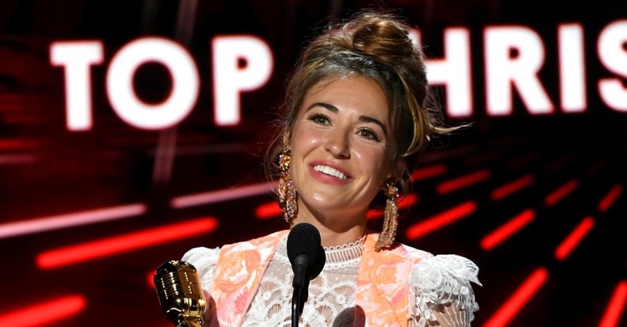 Lauren Daigle Announces 10th Annual 'Behold Christmas Tour'