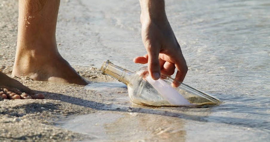 Her Mom Put a Message in a Bottle As a Child, 26 Years Later Her Classmate Found It