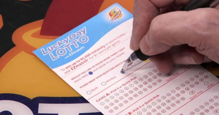 Woman in Shock After Finding Winning Lottery Ticket At the Bottom of Her Purse