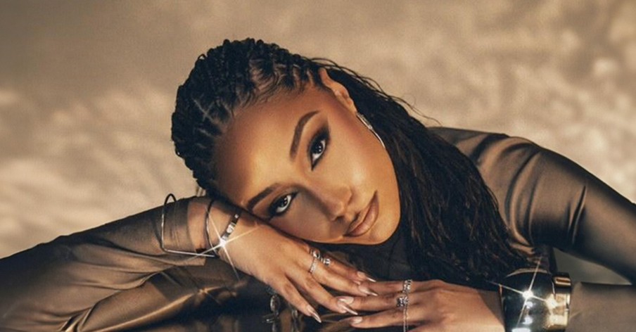 Lee Vasi Releases New Single + Video 'He Is;' Signs to Capitol Christian Music Group/Tamla Records