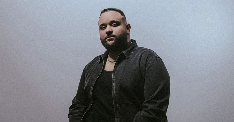 Powerhouse Vocalist Jeremy Rosado Releases New Album 'The Waiting Room'