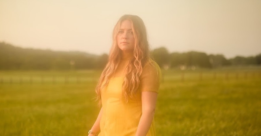 Leanna Crawford Releases Hopeful New Single 'Borrow Mine'