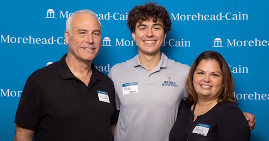 19-Year-Old Loses Both Parents on College Trip, Now He’s Standing Strong for His Siblings