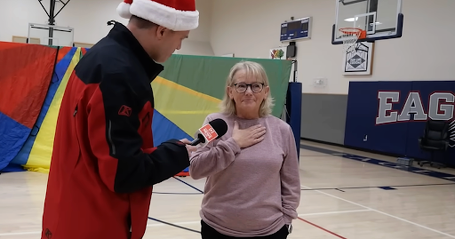 This Christmas, the Widow of a Beloved Santa Receives a Gift That Reminds Her She’s Not Alone