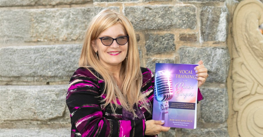 Vocal Training for Praise Singers: A Comprehensive Guide for Worship Vocalists