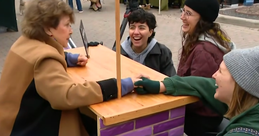 Texas City Offers Something Special and Heartwarming With Their 'Grandma Stand'