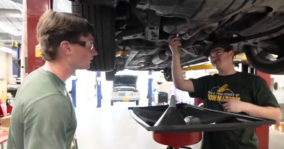 High Schoolers Take a Class and Give Back By Fixing Cars and Donating Them to Single Moms