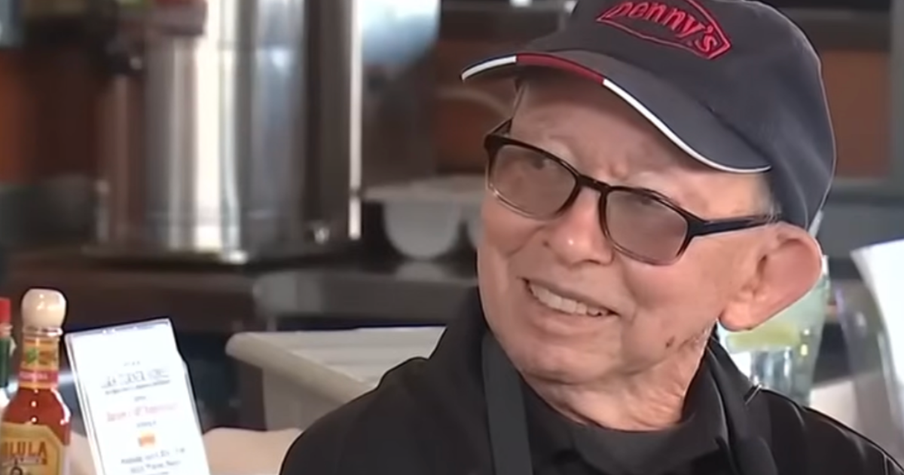 Denny’s Busboy Serves for 48 Years—Then Is Honored with a Heartwarming Celebration