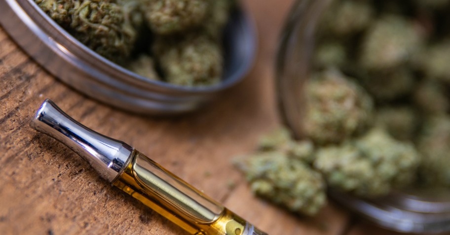 What Are the Risks of Smoking or Vaping Marijuana?